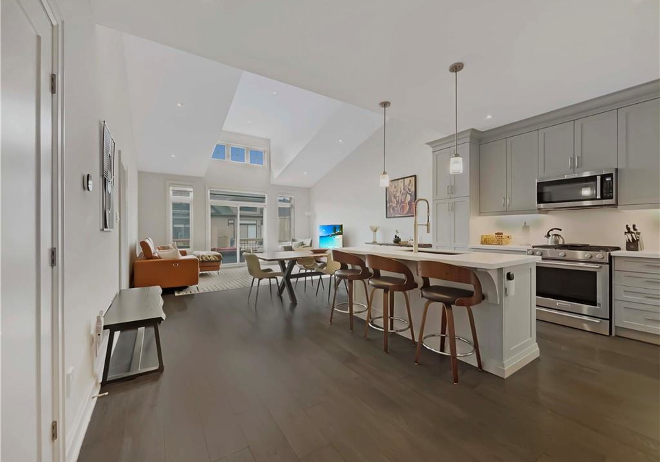 7-karner-blue-lane-simcoe-ontario-40737976
