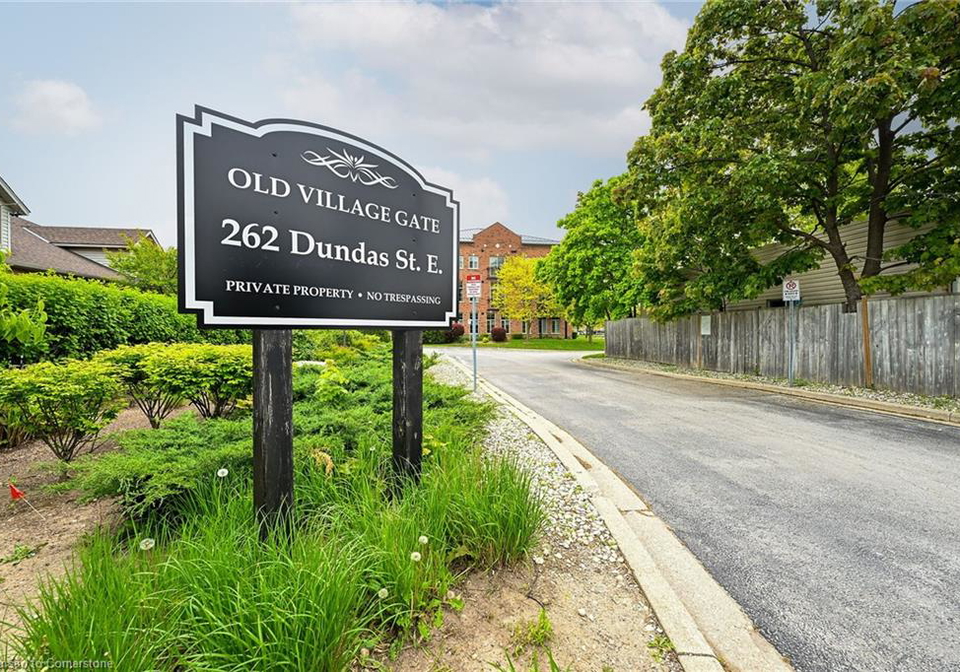 262-dundas-street-waterdown-ontario-40738034