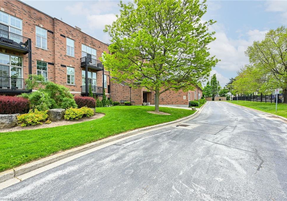 262-dundas-street-waterdown-ontario-40738034