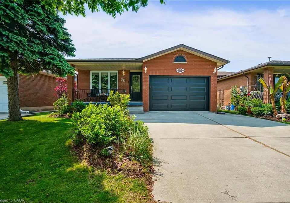 38-pinewoods-drive-hamilton-ontario-40738039