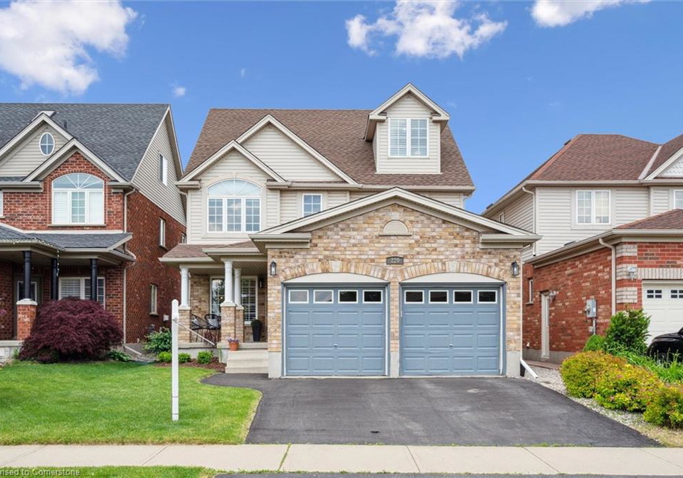 220-colton-circle-kitchener-ontario-40738089