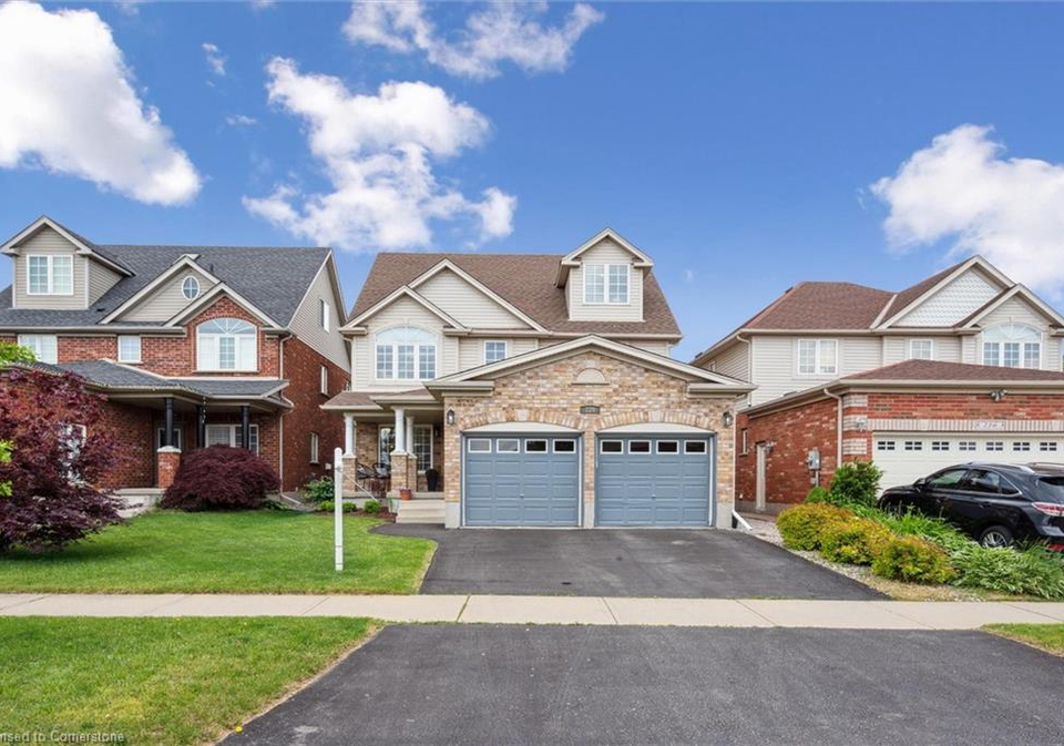 220-colton-circle-kitchener-ontario-40738089
