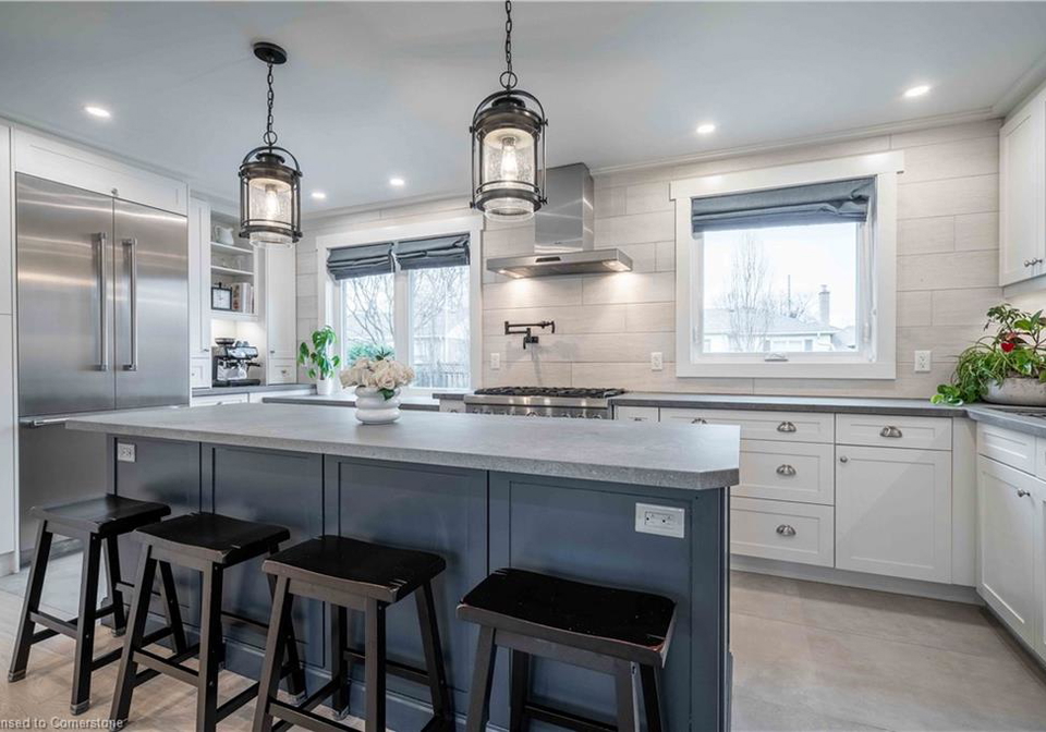 56-oakley-court-ancaster-ontario-40738254