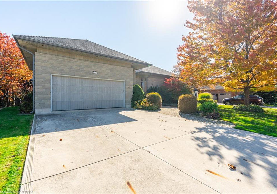 128-grindstone-way-dundas-ontario-40738325