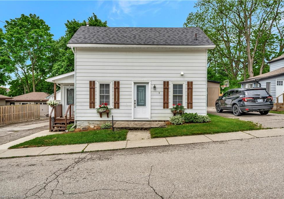 9-lorimer-st-street-st-george-ontario-40738682