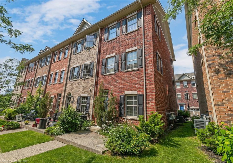12-oxfordshire-lane-kitchener-ontario-40738976