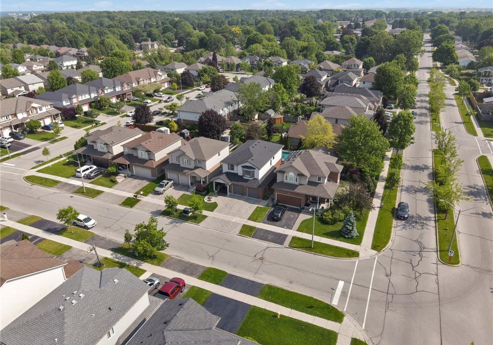 239-park-avenue-w-elmira-ontario-40739071