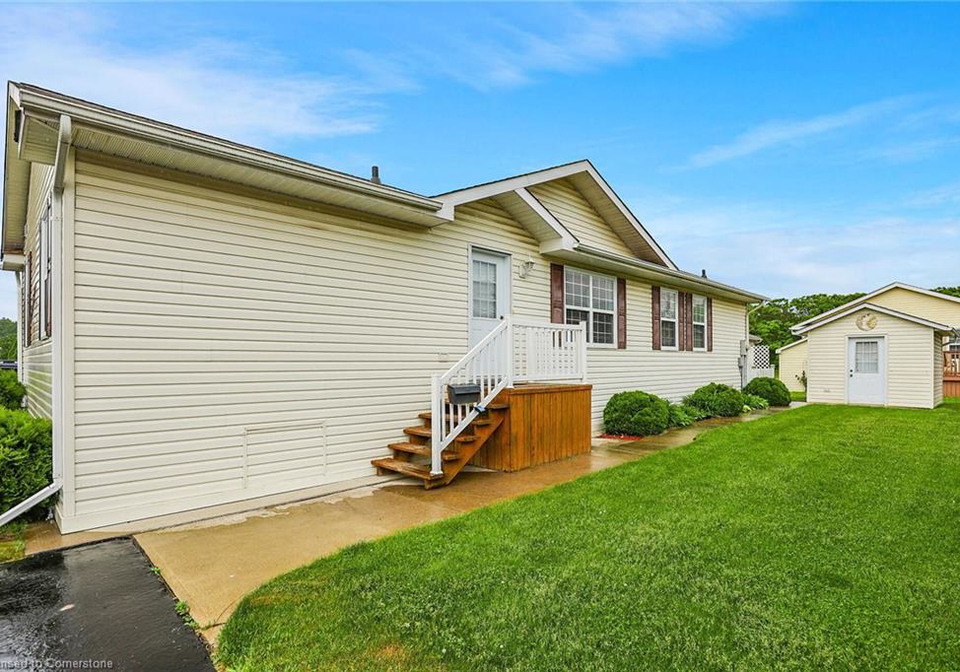 4577-sara-lane-beamsville-ontario-40739508