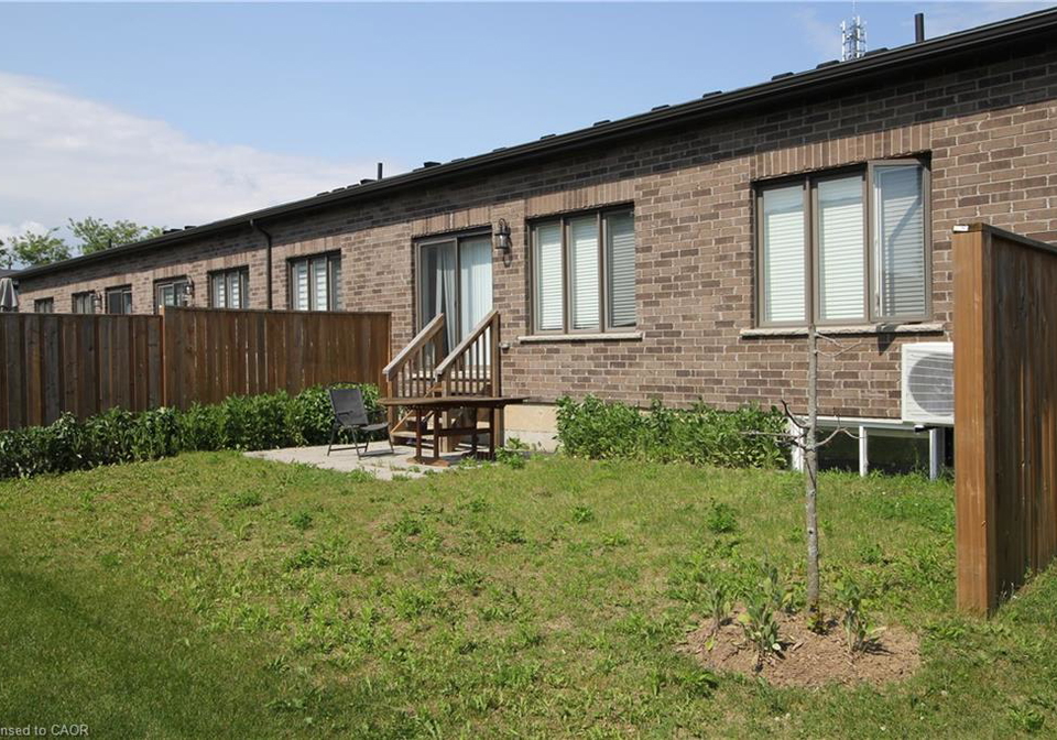 15-meadowhawk-lane-simcoe-ontario-40739527
