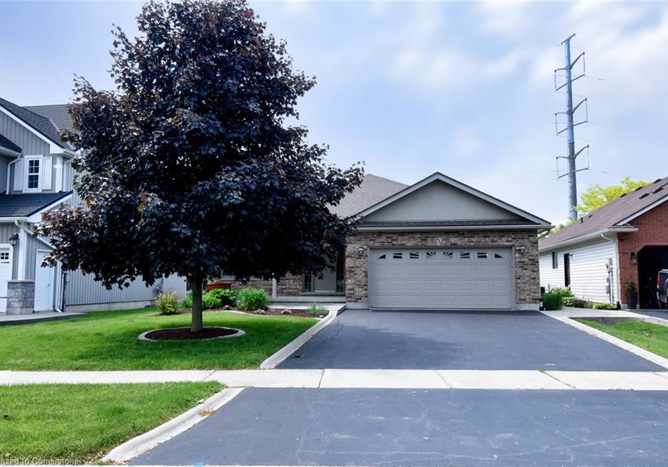 119-dunrobin-drive-caledonia-ontario-40739609