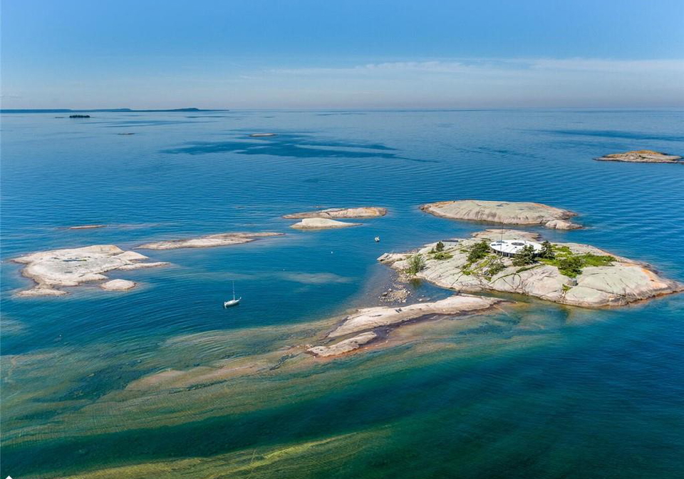 2-3700-table-rock-island-port-severn-ontario-40739988