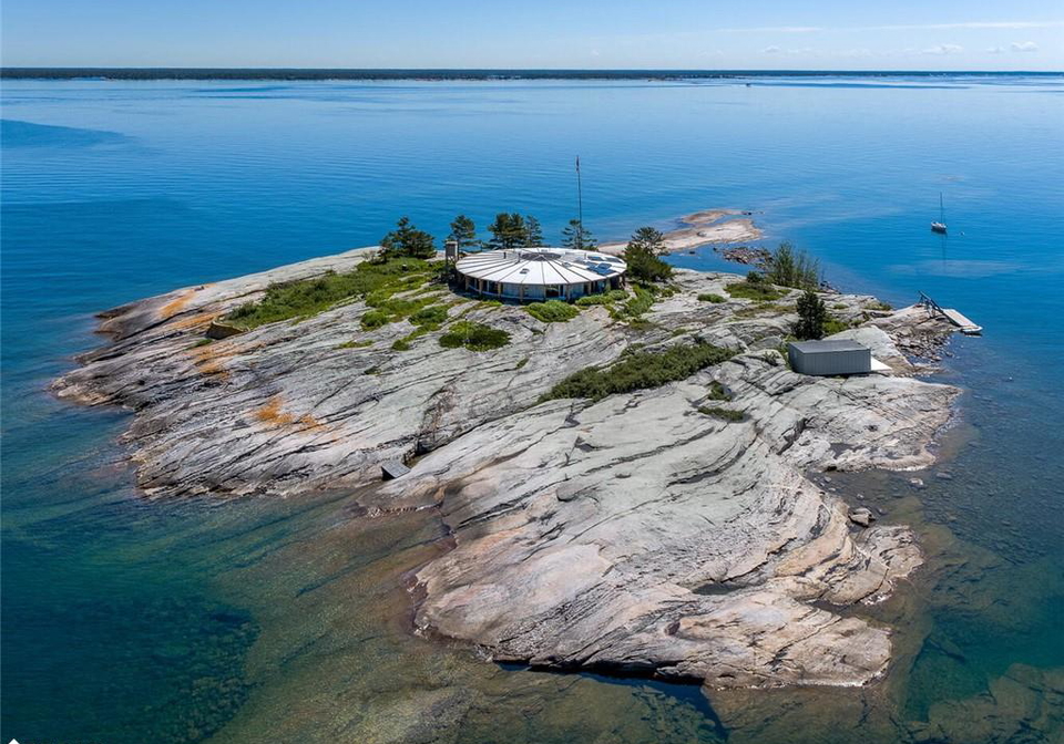 2-3700-table-rock-island-port-severn-ontario-40739988