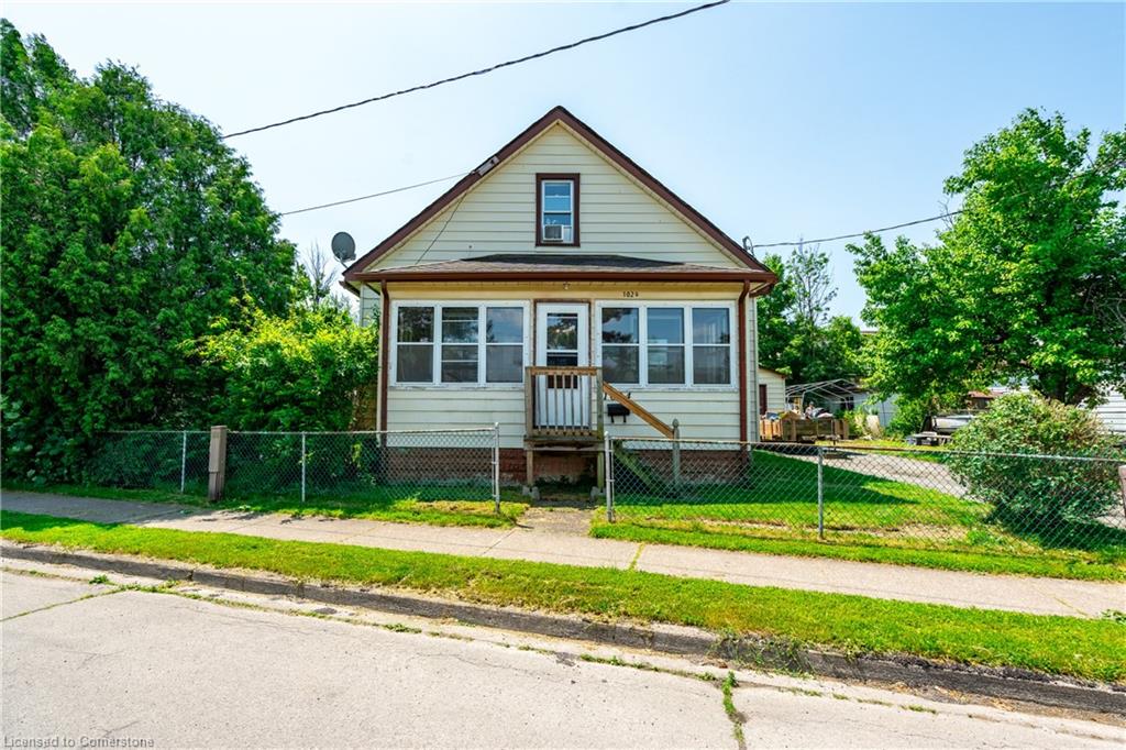1024-railroad-avenue-welland-ontario-40740159