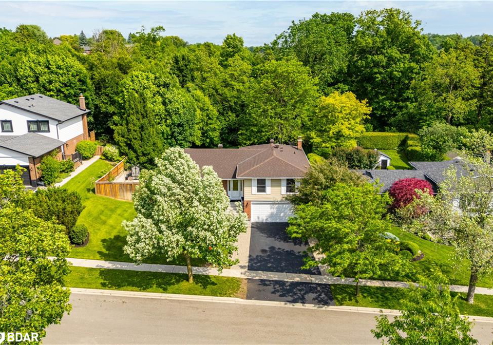 15-noble-court-georgetown-ontario-40740297