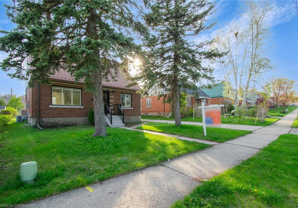 47-ellis-crescent-waterloo-ontario-40740321