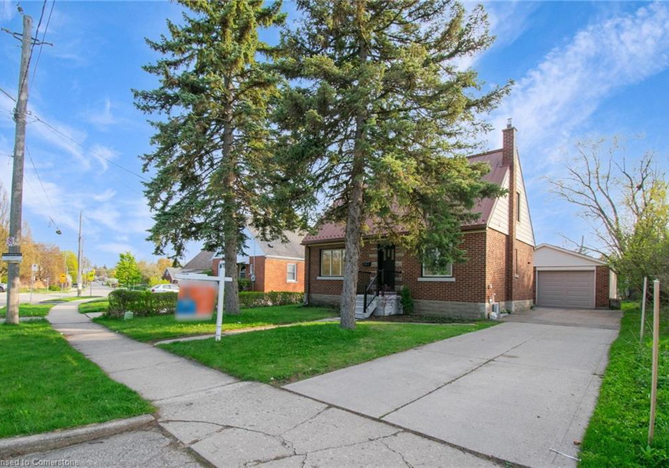 47-ellis-crescent-waterloo-ontario-40740321
