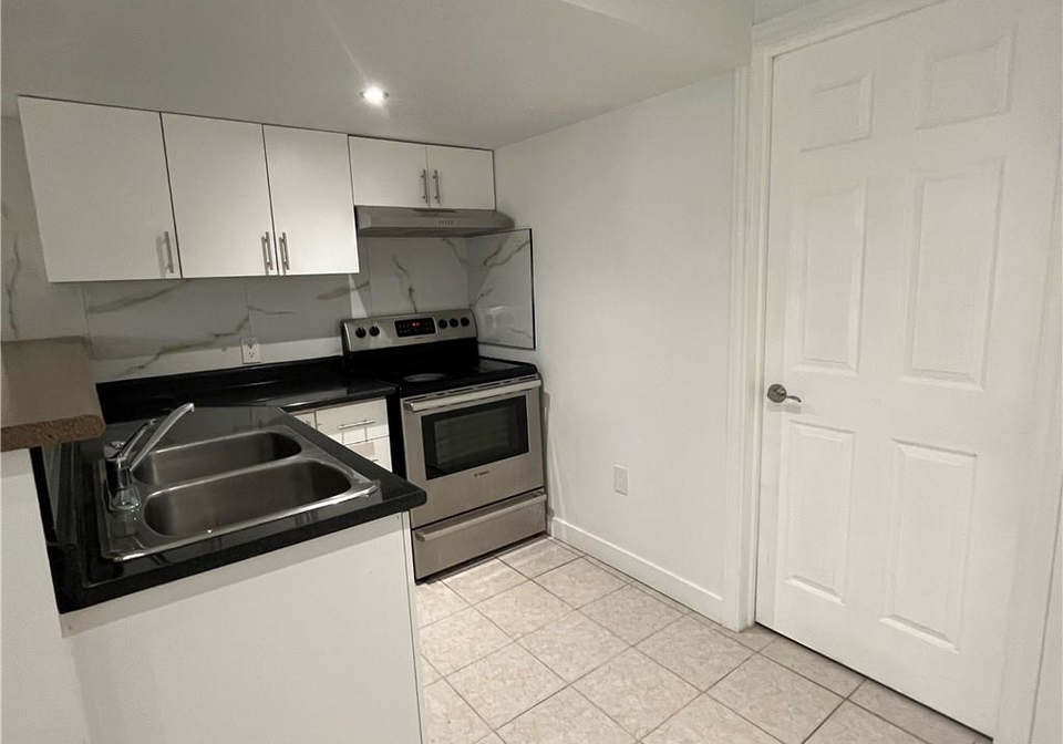 580-activa-avenue-kitchener-ontario-40740423