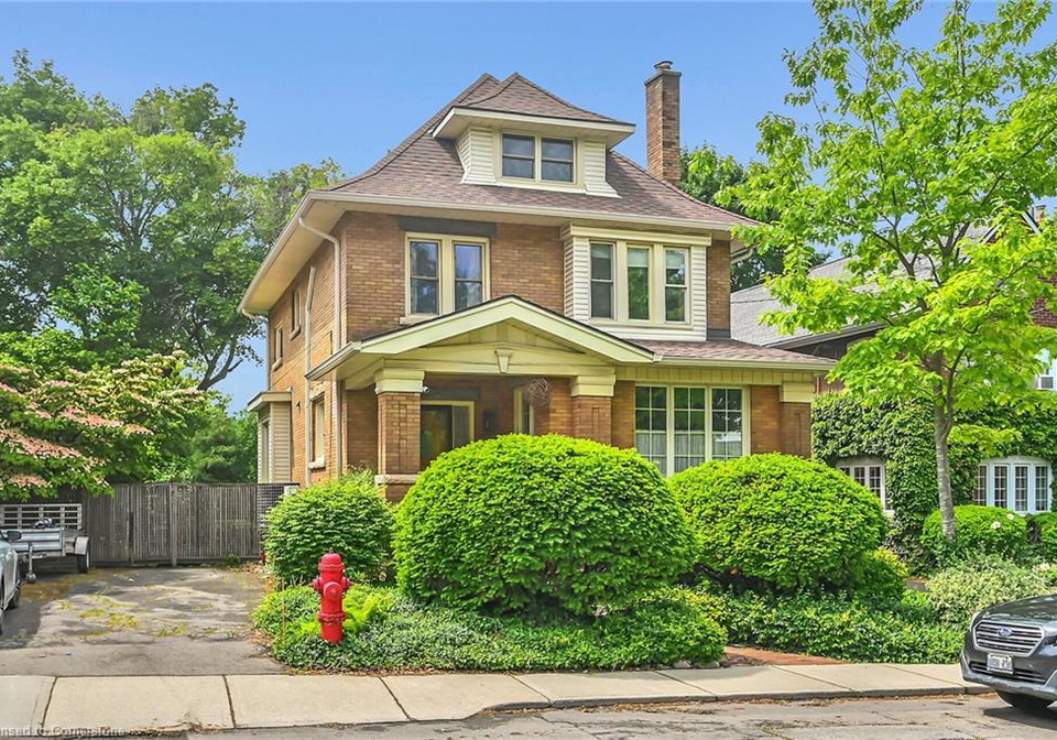 40-undermount-avenue-hamilton-ontario-40740450