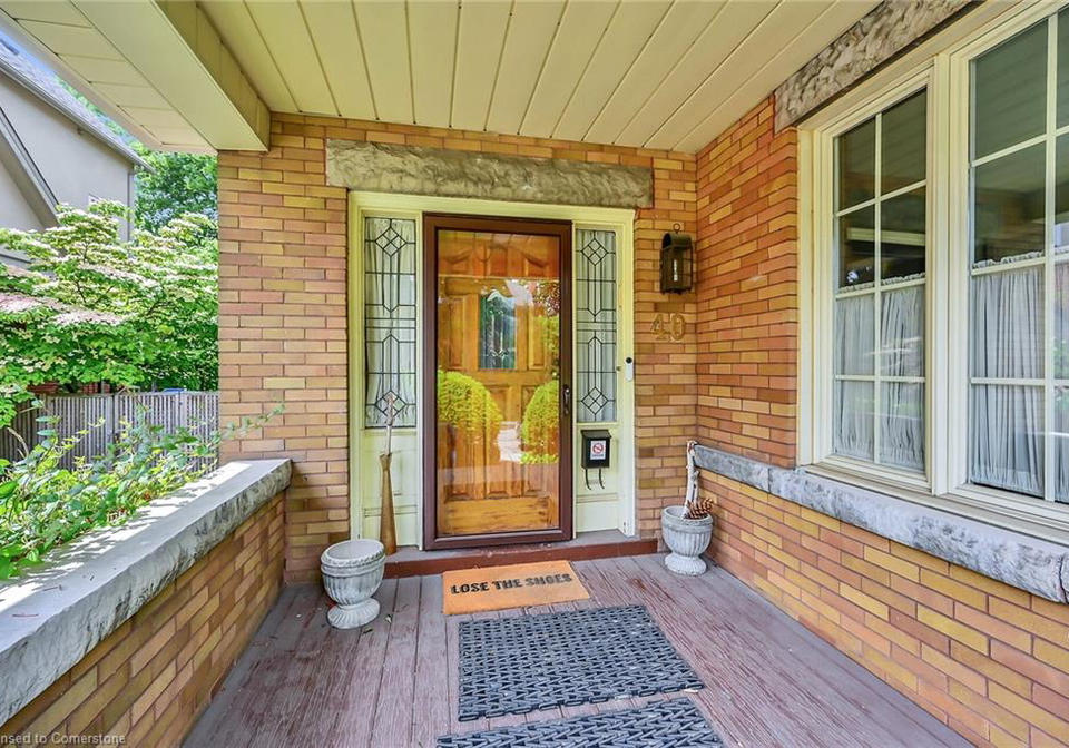 40-undermount-avenue-hamilton-ontario-40740450