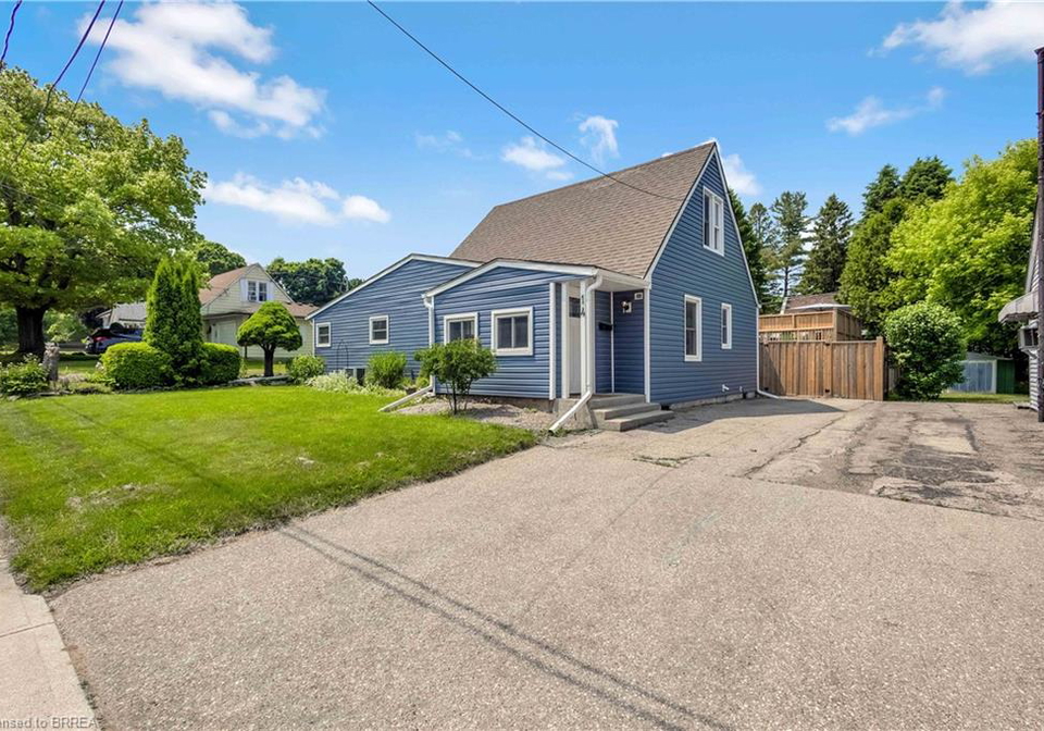14-barker-street-paris-ontario-40740485