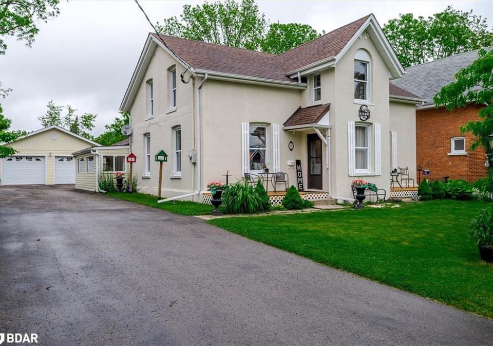 8-regent-street-lindsay-ontario-40740696