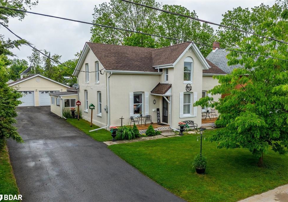 8-regent-street-lindsay-ontario-40740696