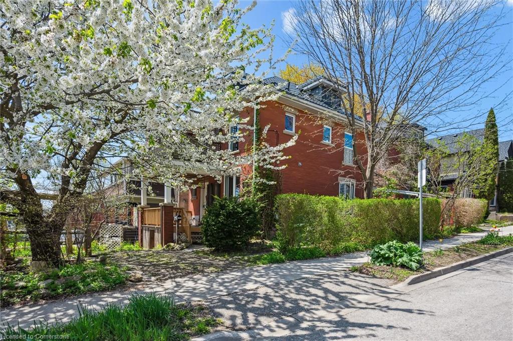 124-surrey-street-e-guelph-ontario-40740793