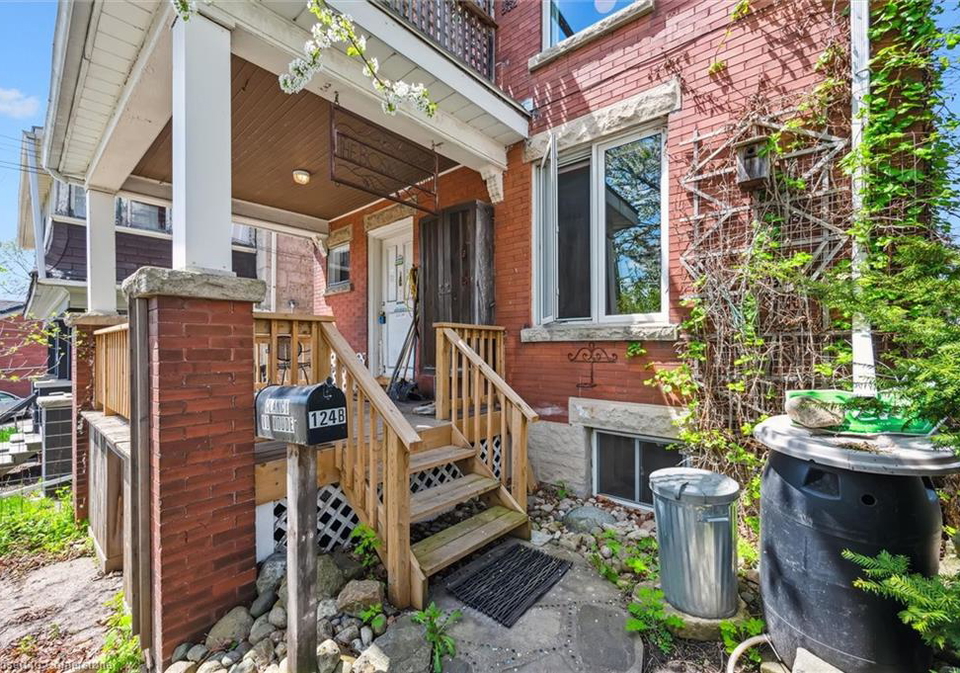 124-surrey-street-e-guelph-ontario-40740793