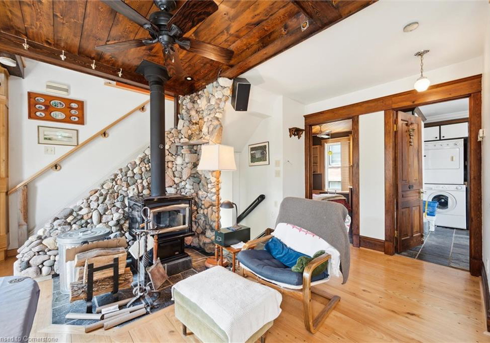 124-surrey-street-e-guelph-ontario-40740793