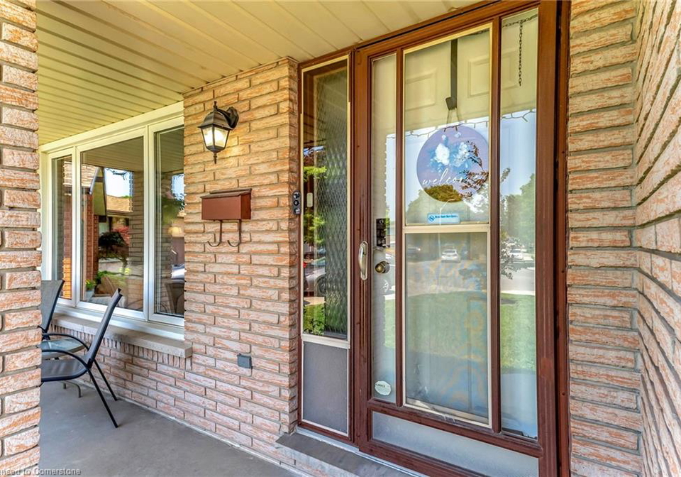 182-solomon-crescent-hamilton-ontario-40741043