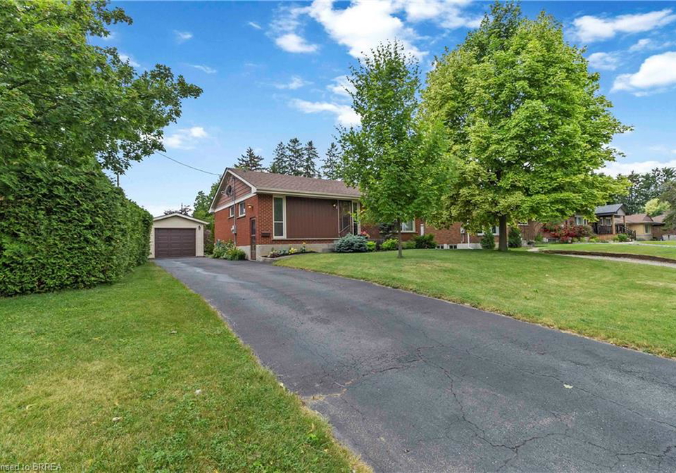2-barbara-street-brantford-ontario-40741083