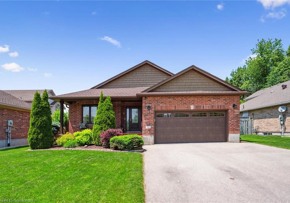 4-clarke-street-elora-ontario-40741144
