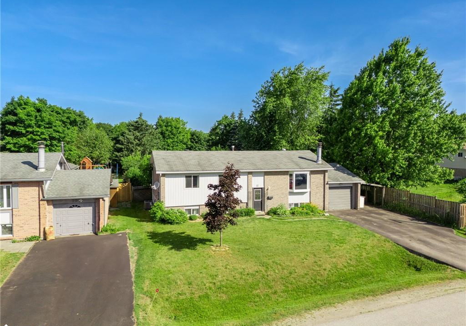 22-douglas-crescent-hillsburgh-ontario-40741265