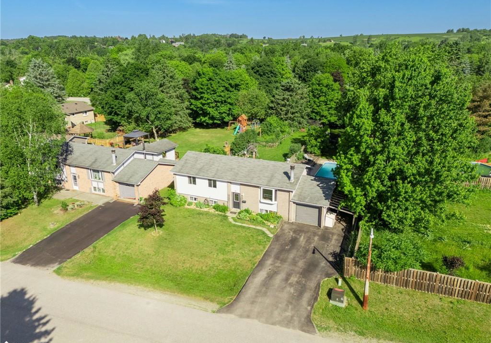 22-douglas-crescent-hillsburgh-ontario-40741265