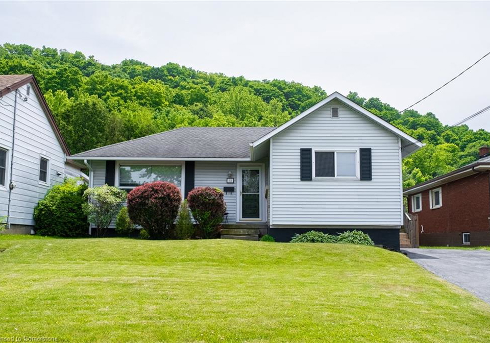 15-alba-street-stoney-creek-ontario-40741336