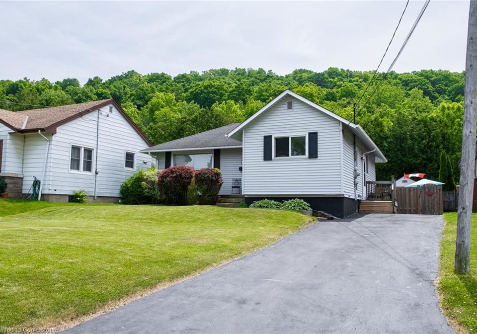 15-alba-street-stoney-creek-ontario-40741336