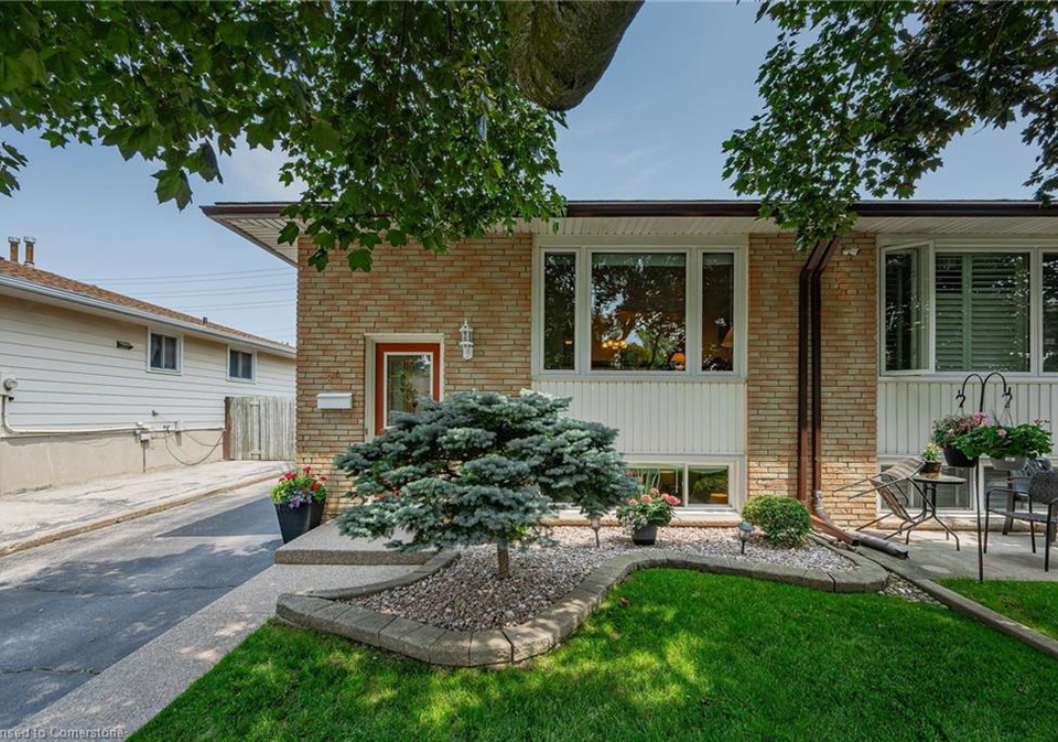 84-bakersfield-drive-cambridge-ontario-40741405