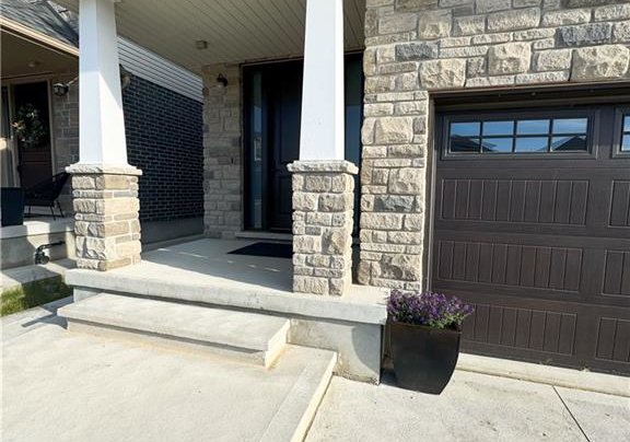 203-carriage-way-waterloo-ontario-40741496