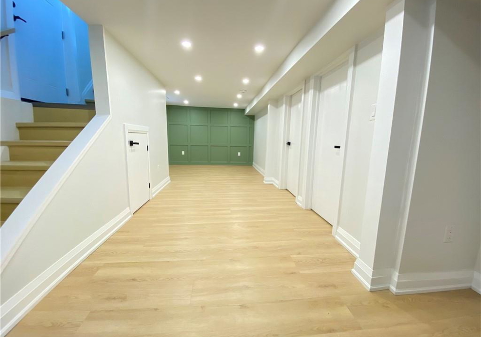79-sanford-avenue-s-hamilton-ontario-40741579