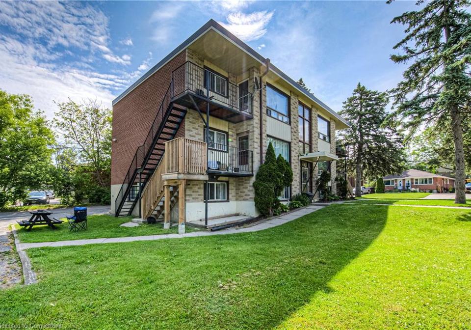 76-barbara-crescent-kitchener-ontario-40741606