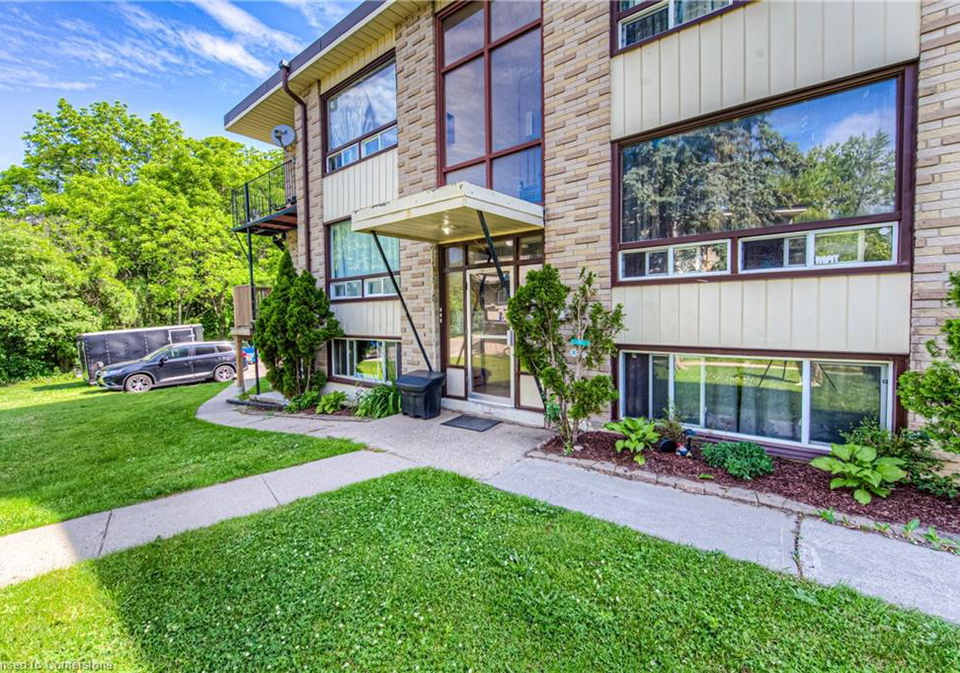 76-barbara-crescent-kitchener-ontario-40741606