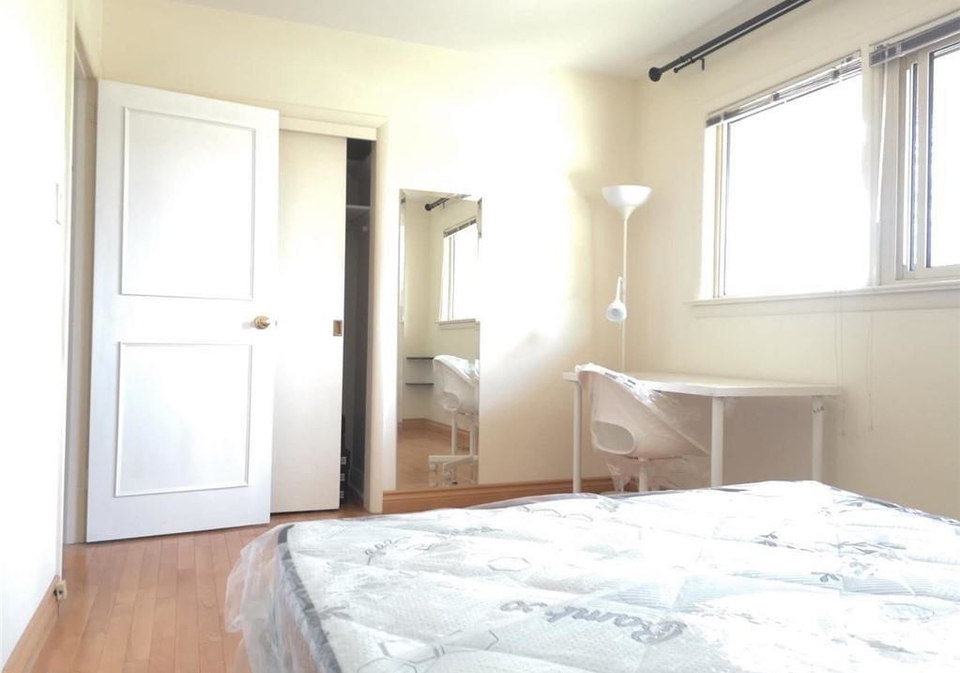 88-lowinger-avenue-ancaster-ontario-40741620