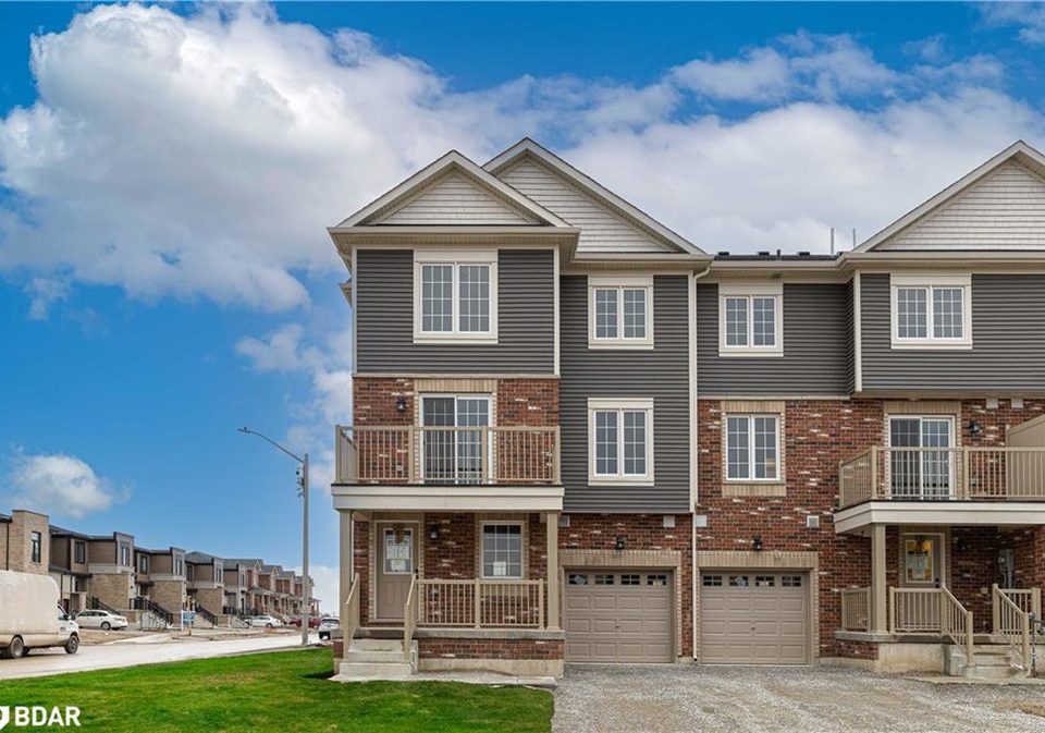38-hay-lane-barrie-ontario-40741697