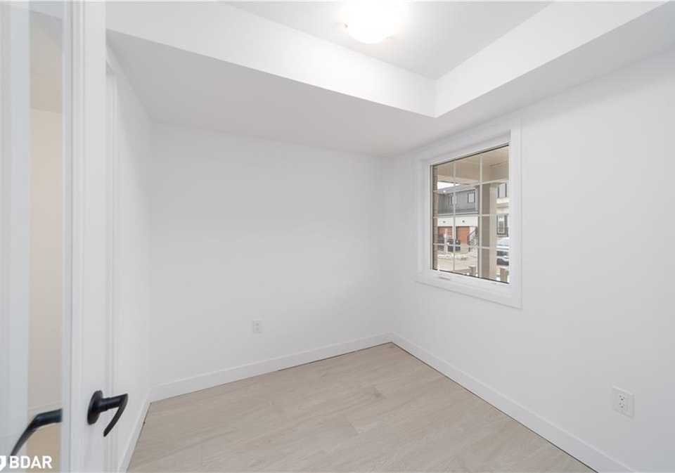 38-hay-lane-barrie-ontario-40741697