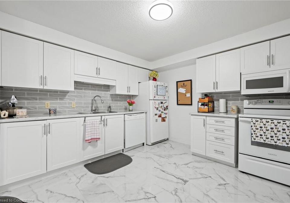 35-green-valley-drive-kitchener-ontario-40741774