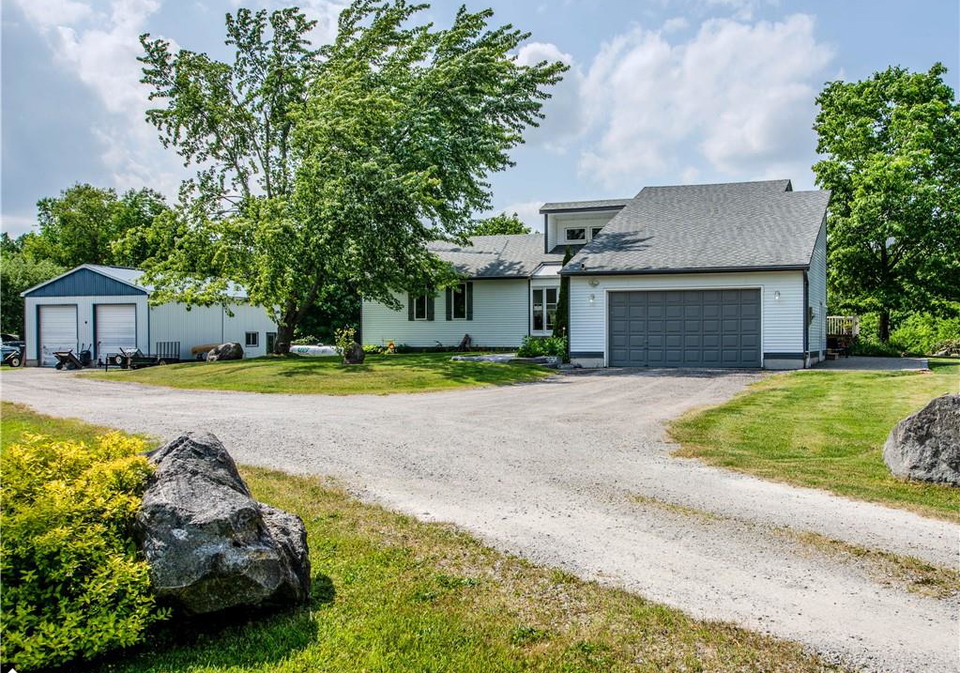 1580-flos-road-three-w-springwater-ontario-40741831