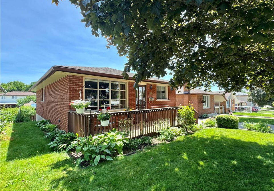 85-lowrey-avenue-s-cambridge-ontario-40741877