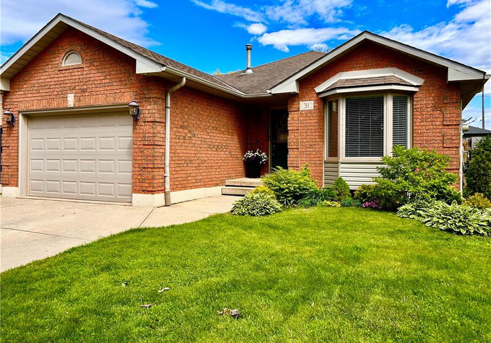31-loneoak-crescent-stoney-creek-ontario-40741911