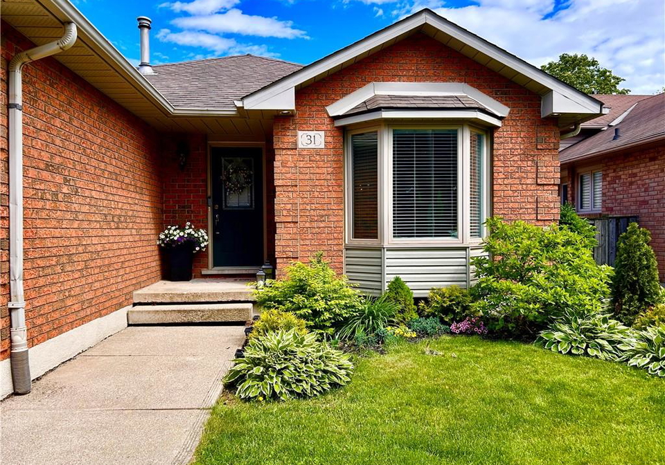 31-loneoak-crescent-stoney-creek-ontario-40741911