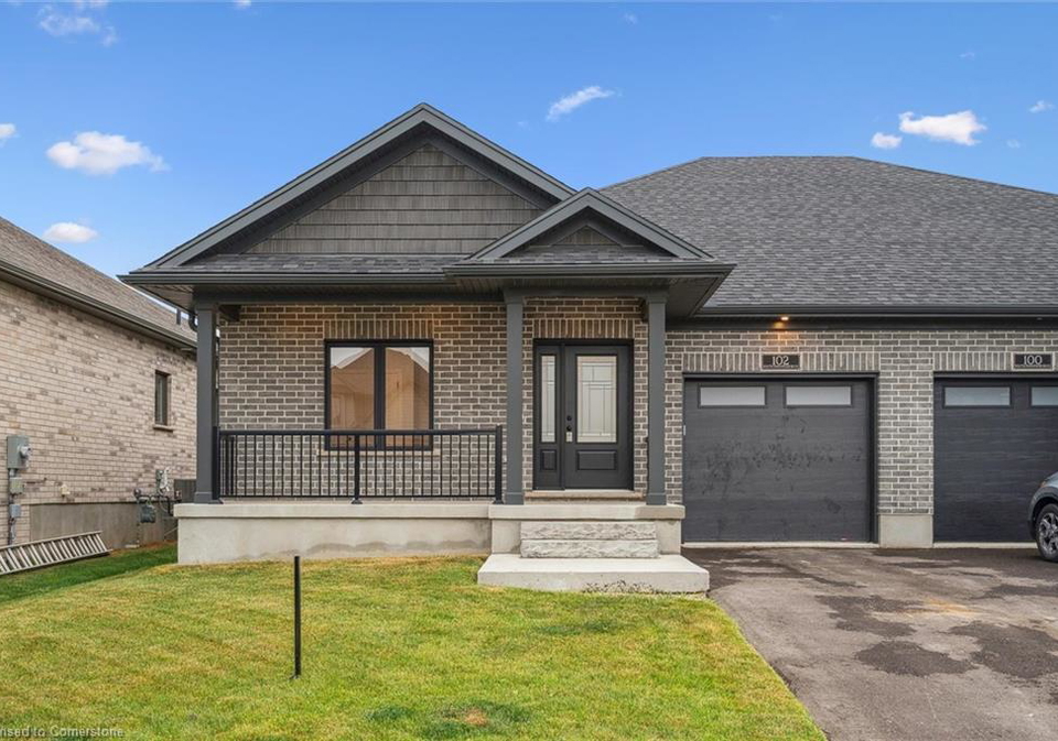 102-south-parkwood-boulevard-elmira-ontario-40742052